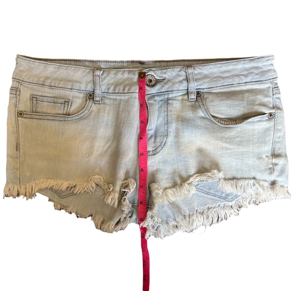 Bullhead Black Size 5 Washed Light Blue Cutoff Jean Shorts Fringe - Picture 9 of 10